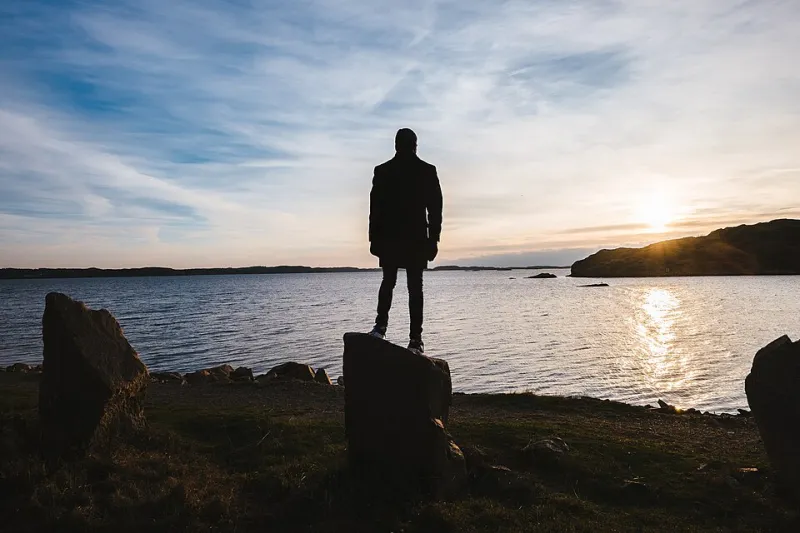 Connected to Nothing: How the Feeds Designed to Bring Us Together Are Making Us Lonelier